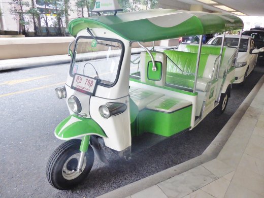 Bangkok.Holiday Inn Tuk Tuk