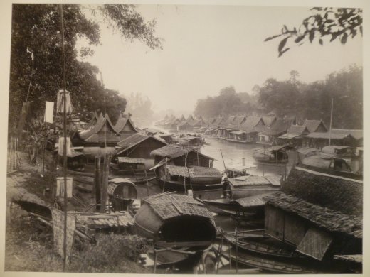  Floating Shops & Boats
