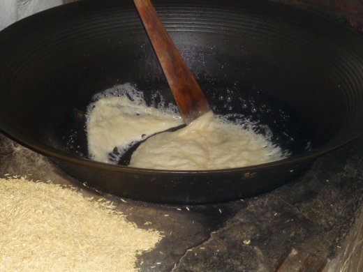 Cai Be.Making Toffee