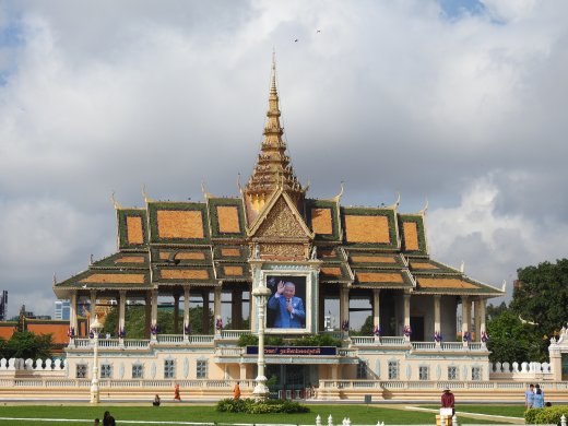 Royal Palace Views from Street